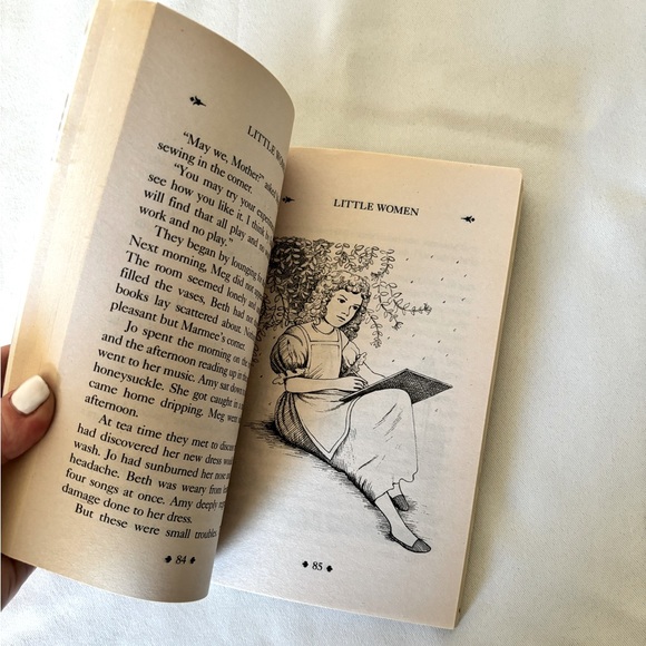 Junior Classics 'Little Women' - Picture 2 of 3